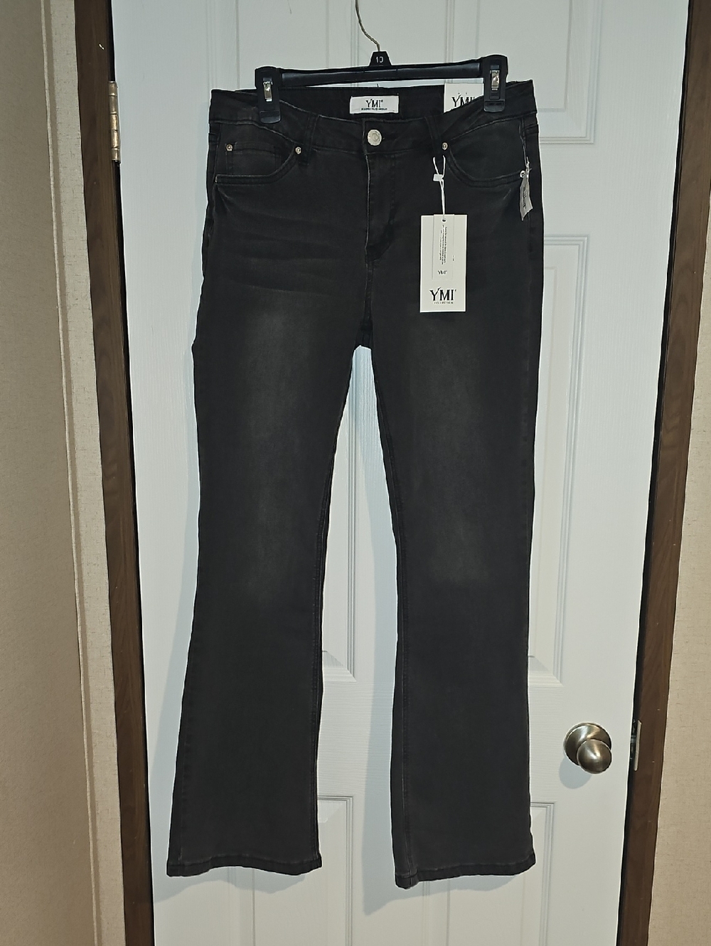YMI Women's 11/30 Medium Gray Bootcut Jeans with Pockets New